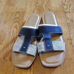 Toms flat slip on sandals